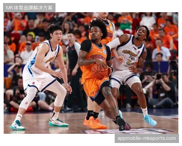 上海队后卫古德温以总决赛统治级表现当选FMVP，关键抢断绝杀成夺冠胜负手